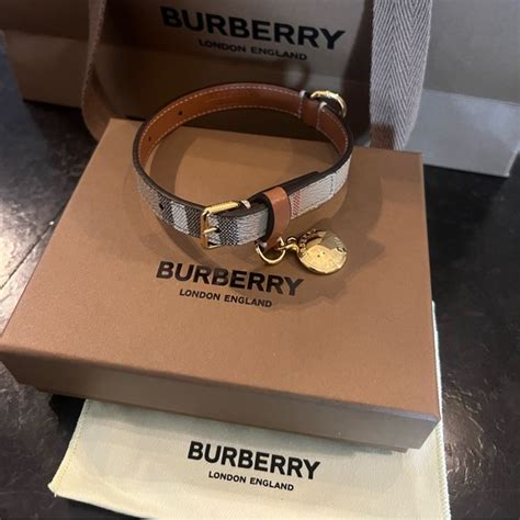 hundekravatte burberry|burberry dog collars.